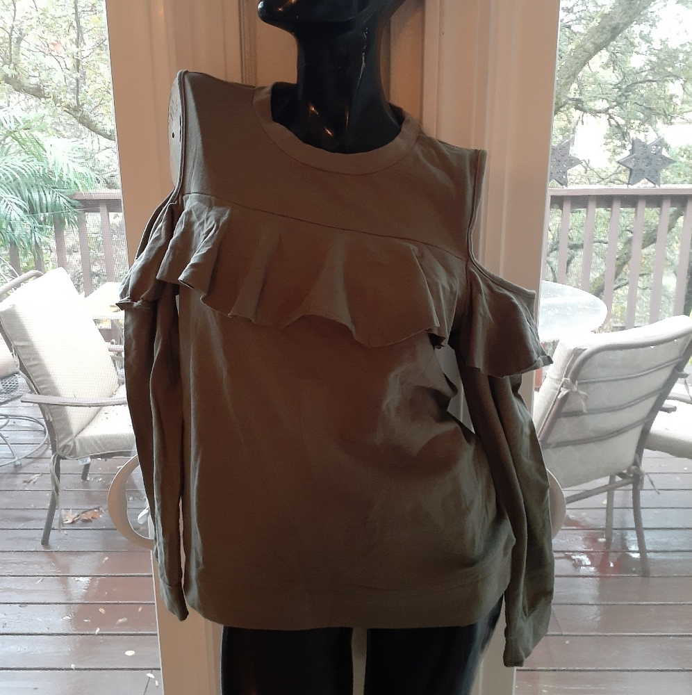 Off the shoulder ruffle top